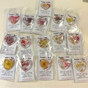 Pocket Hug Floral Cards